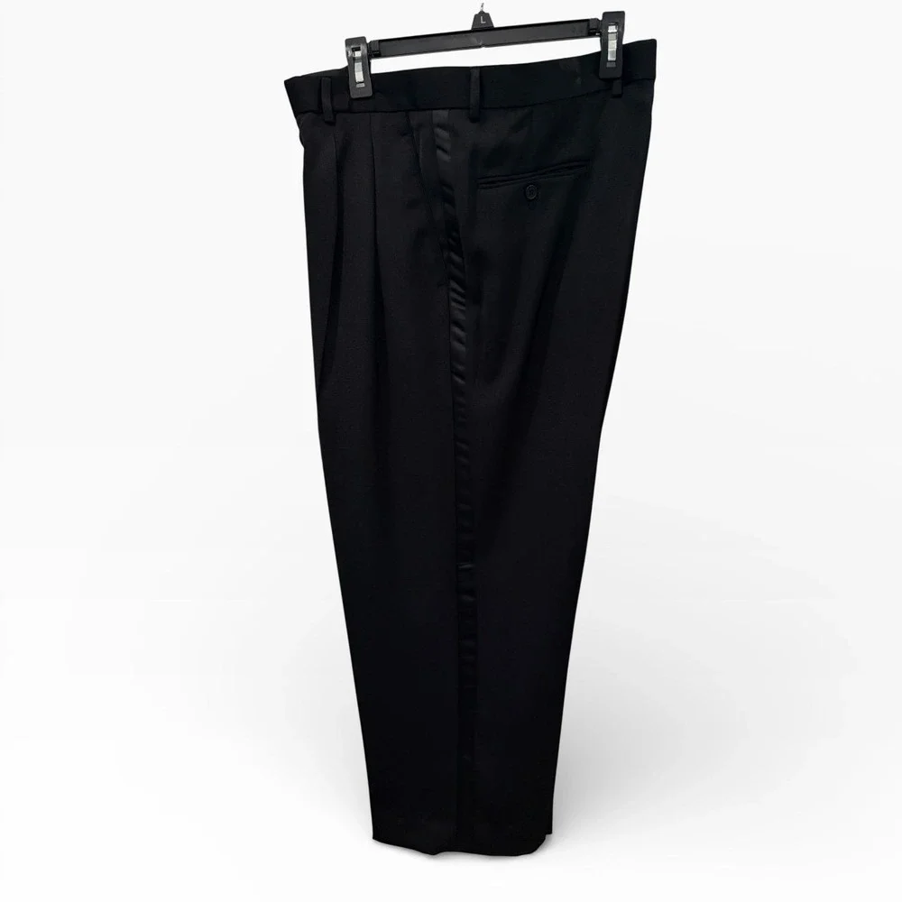 Vittorio St. Angelo Mens Black Shawl Lapel Tuxedo Suit 2pc Set 40R‎ Pleated Pant